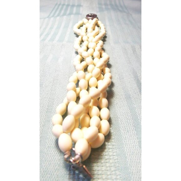 Multi-Strand White Bead Bracelet with Ornate Silver-Tone Clasp 1960s Medium - Picture 6 of 11